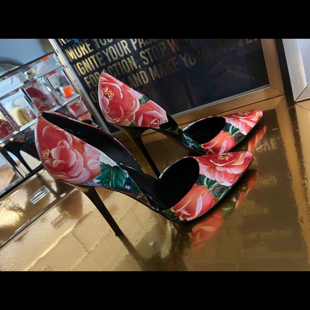 Steve Madden Size 7 Floral Heels
